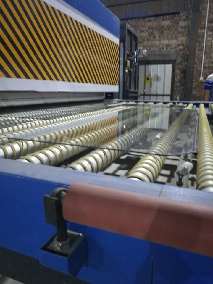 XFC350變頻器在玻璃鋼化爐上應(yīng)用(圖5) XFC350變頻器在玻璃鋼化爐上應(yīng)用(圖5)