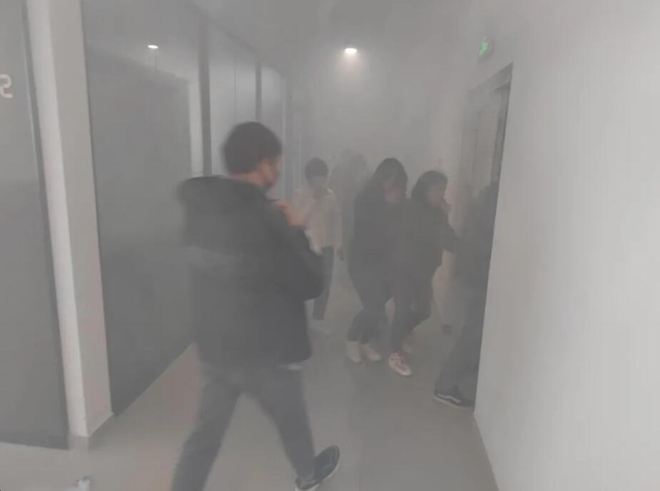 西馳電氣消防應急演練實錄(圖2) 西馳電氣消防應急演練實錄(圖2)