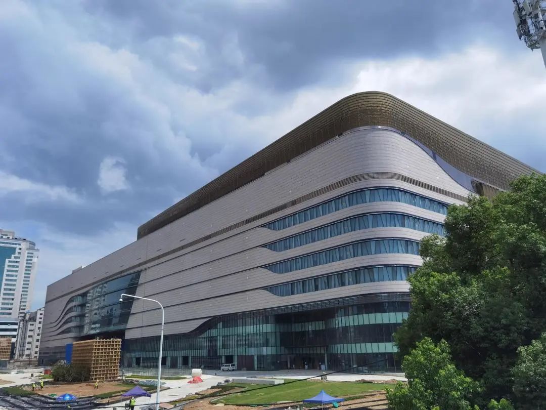 “三局造”「武商夢(mèng)時(shí)代」中的西馳變頻器(圖1) “三局造”「武商夢(mèng)時(shí)代」中的西馳變頻器(圖1)