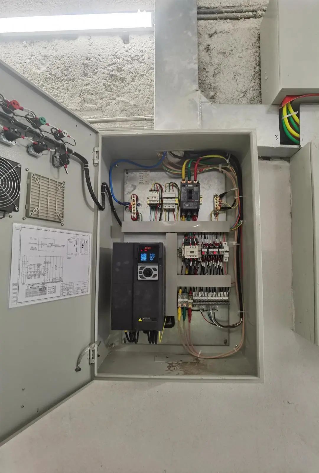 “三局造”「武商夢(mèng)時(shí)代」中的西馳變頻器(圖4) “三局造”「武商夢(mèng)時(shí)代」中的西馳變頻器(圖4)